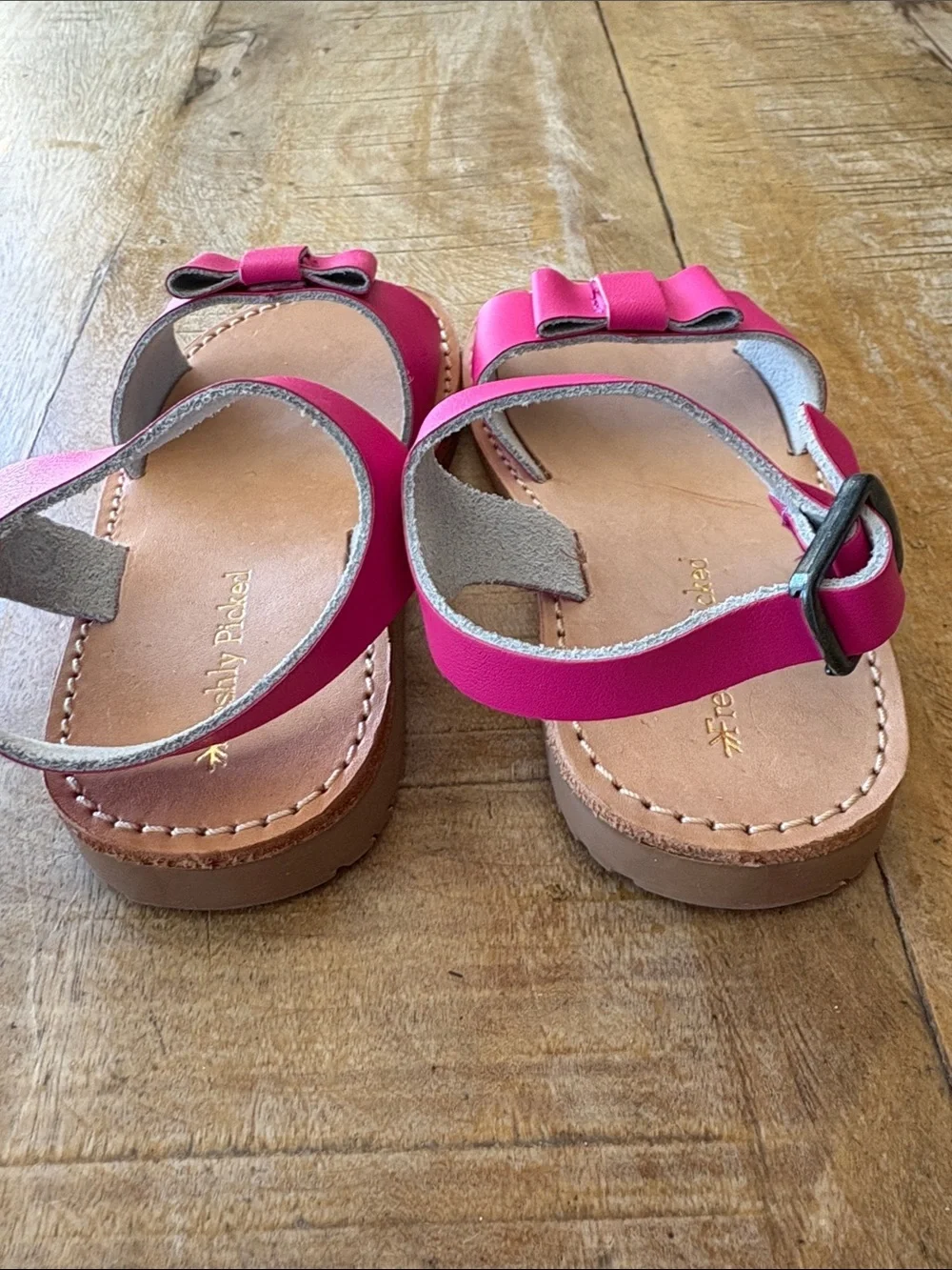 Freshly Picked Hot Pink Leather Bow Sandals for Girls Toddler size 5